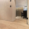 Плинтусы напольные Decaro Микроплинтус Microplinth Микроплинтус M15A Анодированный латунный браш 200 — фото 17