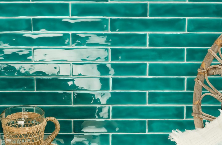 Настенная Amadis Boston Aquamarine 5x25 в интерьере