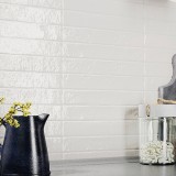 Настенная AMADIS BRUTALIST Snow Gloss 3,8х23,5 в интерьере