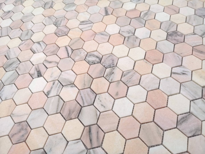 Каменная Leedo (Caramelle) Pietrine 7 мм Шестиугольная мозаика Rosa Salmone POL hex 23x40x7 — фото 2