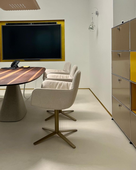 Плинтусы напольные Decaro Микроплинтус Microplinth Микроплинтус ML15A Анодированный бронзовый браш 200 — фото 10