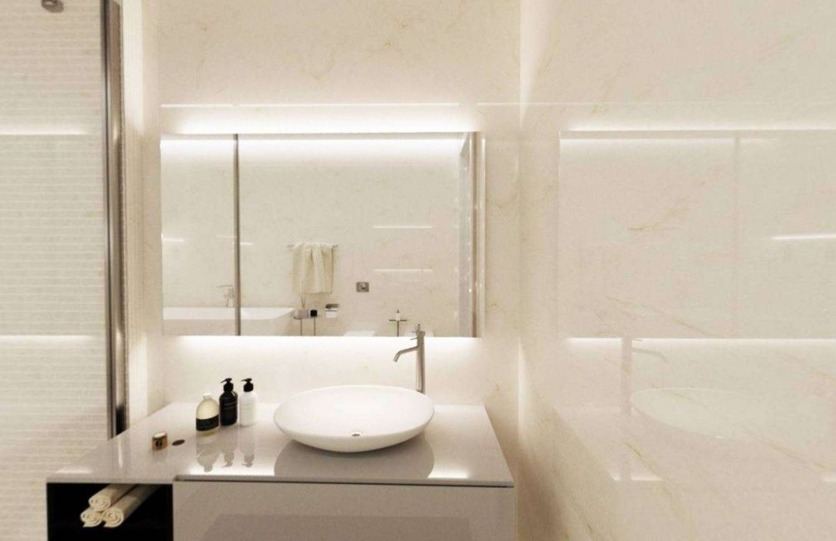 Фото в интерьере для ванной Absolut Gres Prado Onyx