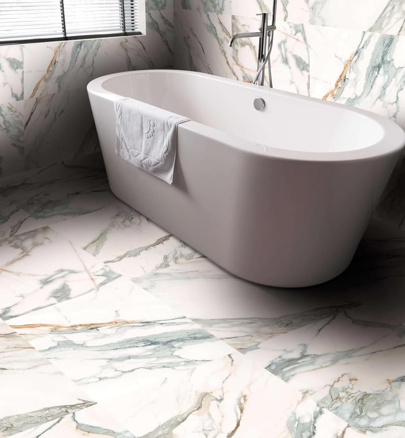Фото в интерьере для ванной Imola Ceramica Calacatta
