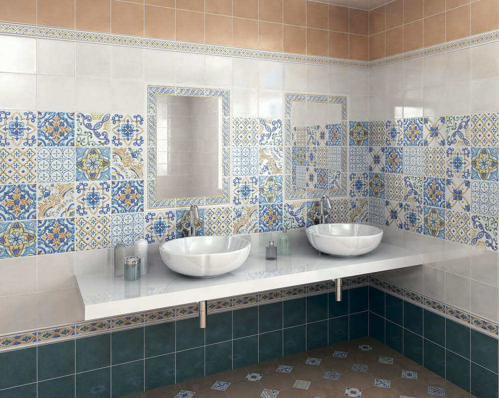 Фото в интерьере для туалета Керама Марацци Капри