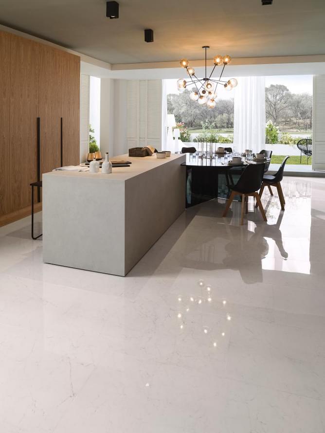 Фото в интерьере для кухни Porcelanosa  Bianco Pulido