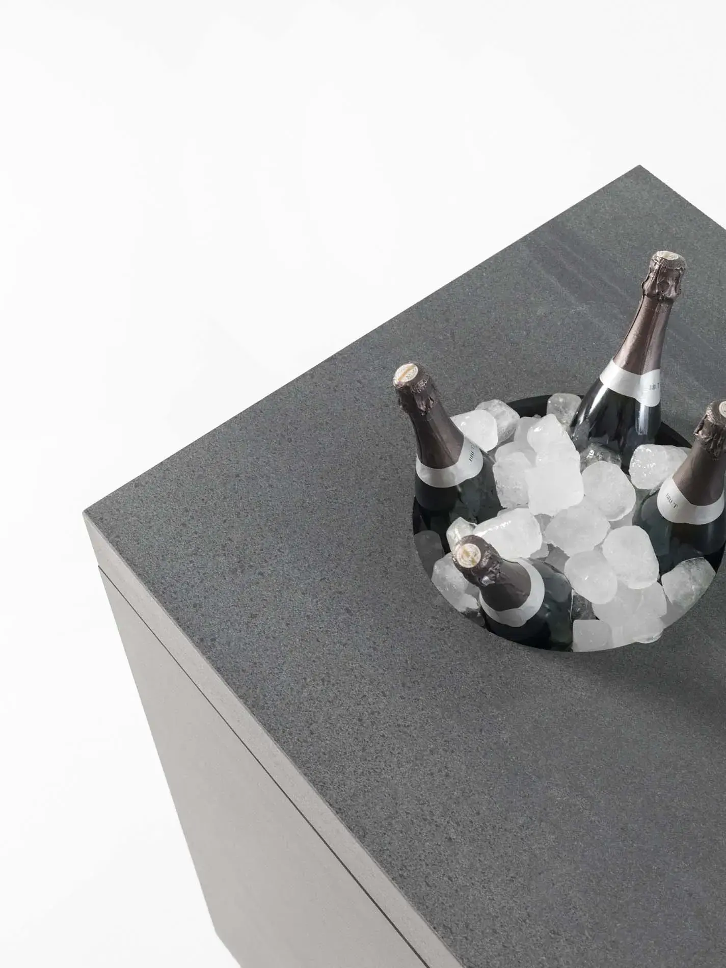 Фото в интерьере Porcelanosa  Xlight Aged