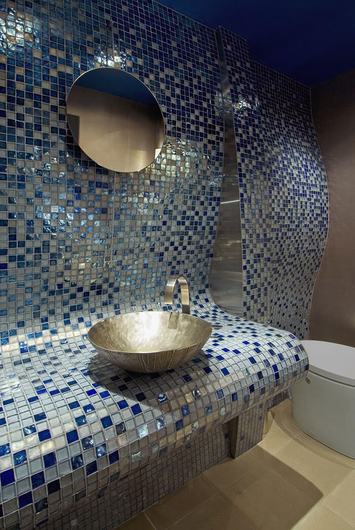 Ванна мозаикой фото. Мозаика для ванной. Мозаичная плитка в интерьере. Мозаика в ванной комнате. Мозаика в интерьере ванной комнаты.