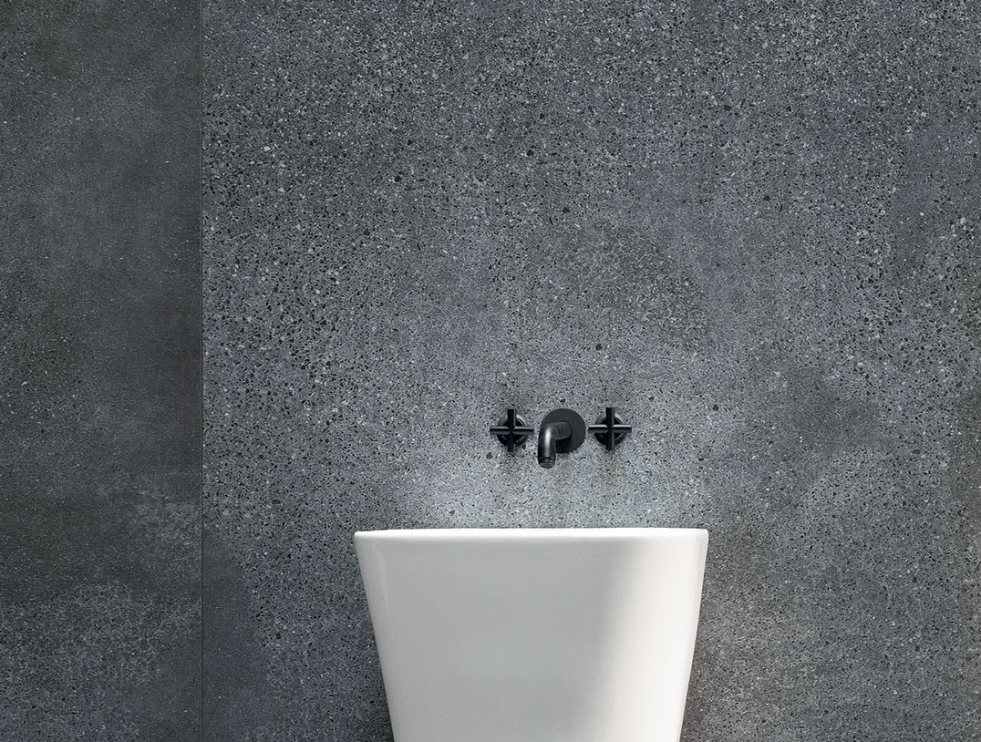 Фото в интерьере для ванной Tubadzin Monolith Terrazzo